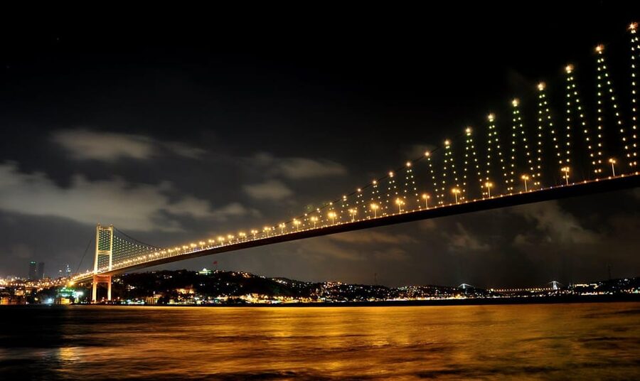 Istanbul: A short trip along the Bosphorus in the evening - Why an evening Bosphorus cruise works in 2 hours