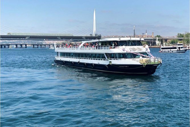 Istanbul Afternoon Bosphorus Cruise with Asian Side Stop - Comfort, crowds, and the realities onboard