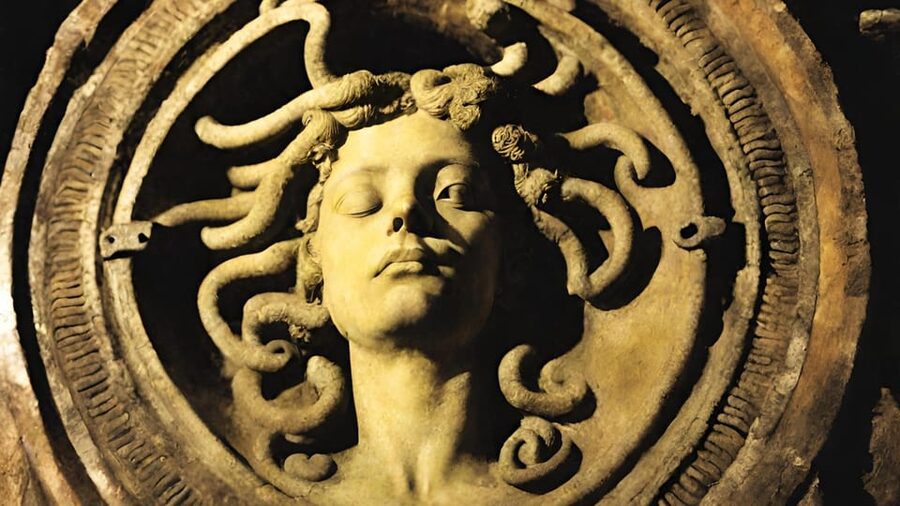 Istanbul: Basilica Cistern Tour, Discovering Medusa - Movie Filming Connections: 007 and Inferno in the Same Stone Room