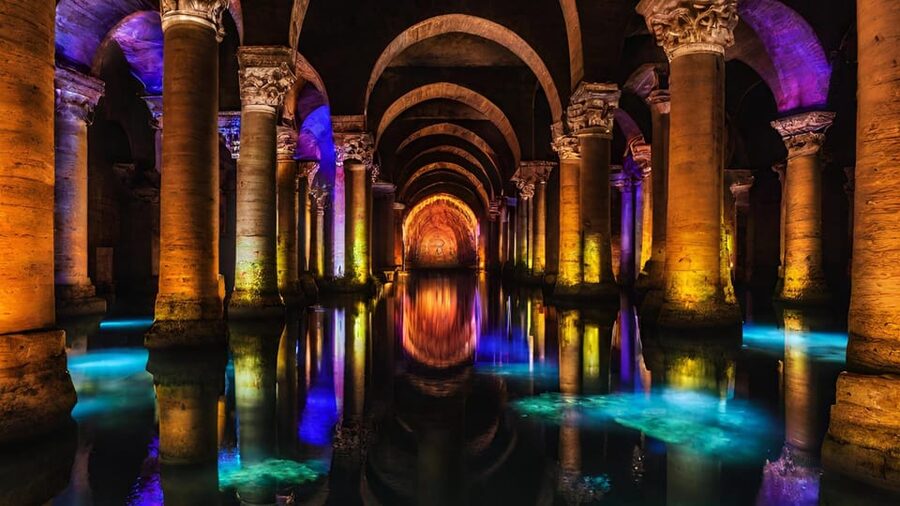 Istanbul: Basilica Cistern Tour, Discovering Medusa - Roman Engineering Talk: How the Structure Still Makes Sense