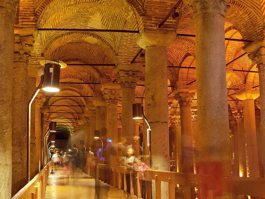 Istanbul: Blue Mosque, Basilica Cistern, & Hagia Sophia Tour - Hagia Sophia Entry: What You Pay, What You Wear, and Why Queues Matter