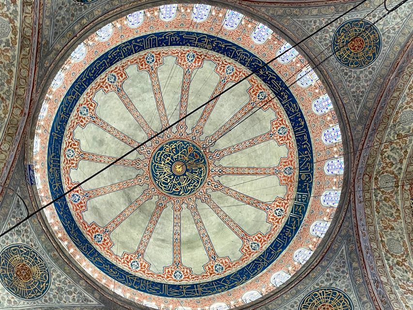 Istanbul: Blue Mosque Guided Tour - Sultanahmet photo stop: why that first 15 minutes helps