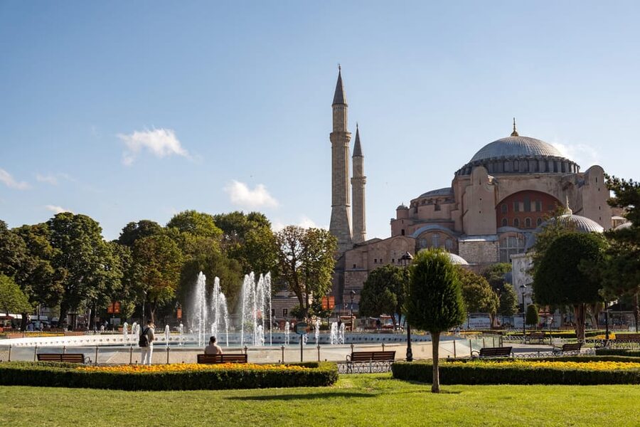 Istanbul: Blue Mosque & Hagia Sophia Guided Tour w/ Tickets - Headsets and small-group flow: how this tour feels in real life