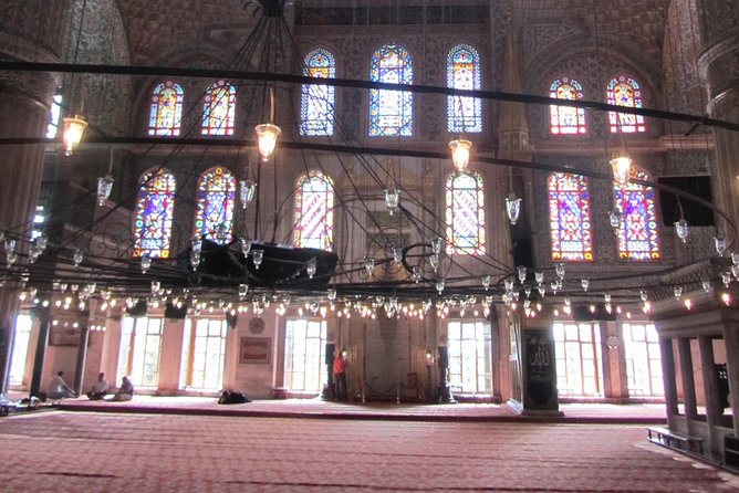Istanbul: Blue Mosque & Hagia Sophia Small-Group Tour with ticket - Hippodrome Stop: A Short Walk That Adds Context