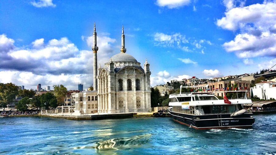 Istanbul: Bosphorus and Black Sea Cruise with Lunch - Rumeli Fortress and the Fortified Coast of Ottoman Istanbul