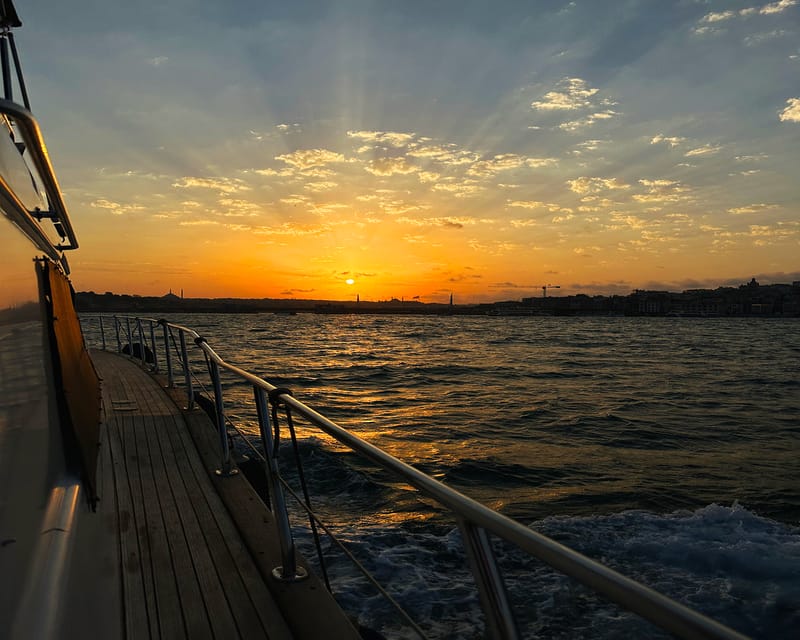 Istanbul: Bosphorus and Golden Horn Sunset Yacht Cruise - Golden Horn at the end of the day: what you really get in the final stretch