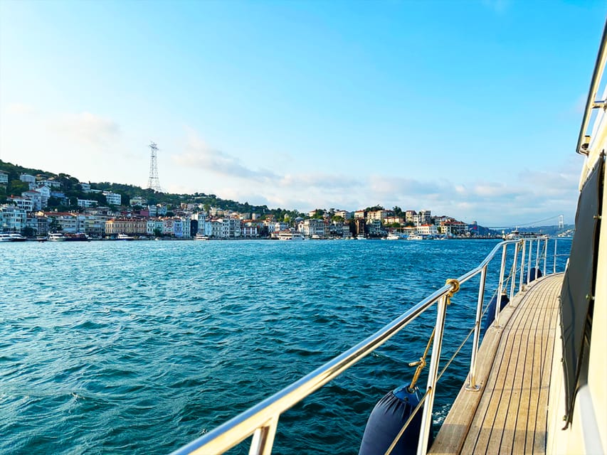 Istanbul: Bosphorus and Golden Horn Sunset Yacht Cruise - Food and comfort: snacks included, alcohol not, and seating matters