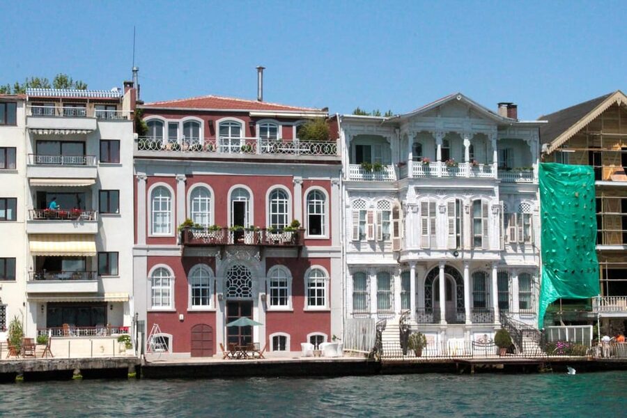 Istanbul: Bosphorus Boat Cruise - Ahırkapı İskelesi start: the route that matters for timing