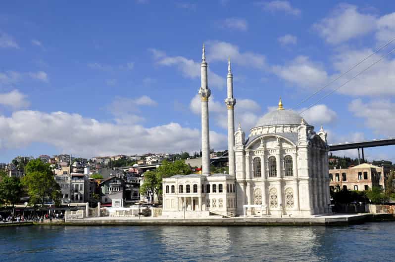 Istanbul: Bosphorus Boat Cruise - Dolmabahçe Palace from the water: why it looks better than you think
