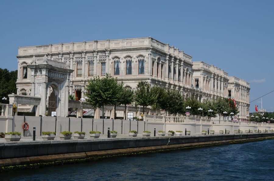 Istanbul: Bosphorus Cruise and Golden Horn Bus Tour - Language and guide flow: what you should expect from the live commentary