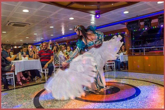 Istanbul Bosphorus Cruise with Dinner and Belly-Dancing Show - Dinner on board: what is included and what can go wrong