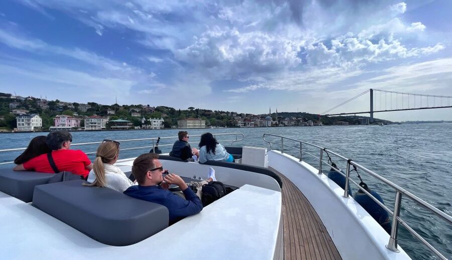 Istanbul: Bosphorus Cruise with Stopover on the Asian Side - Price and Value at Around $28 for 2.5 Hours on the Water