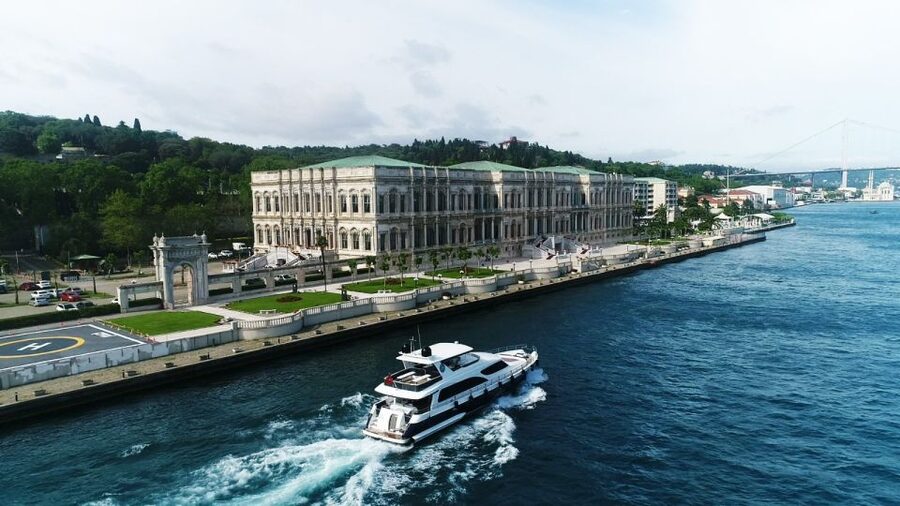 Istanbul: Bosphorus Cruise with Stopover on the Asian Side - Ortaköy to the Bridge Passes, the Cruise Turns Into a Moving Walkthrough