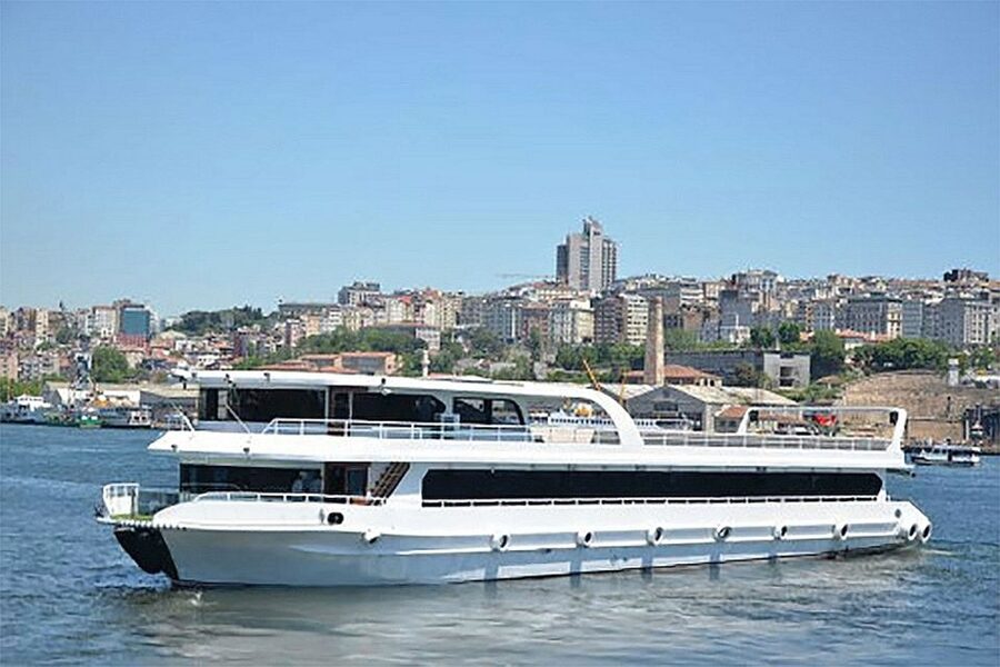 Istanbul Bosphorus Dinner Cruise &Entertainment hotel pickup - A Night Cruise Between Europe and Asia