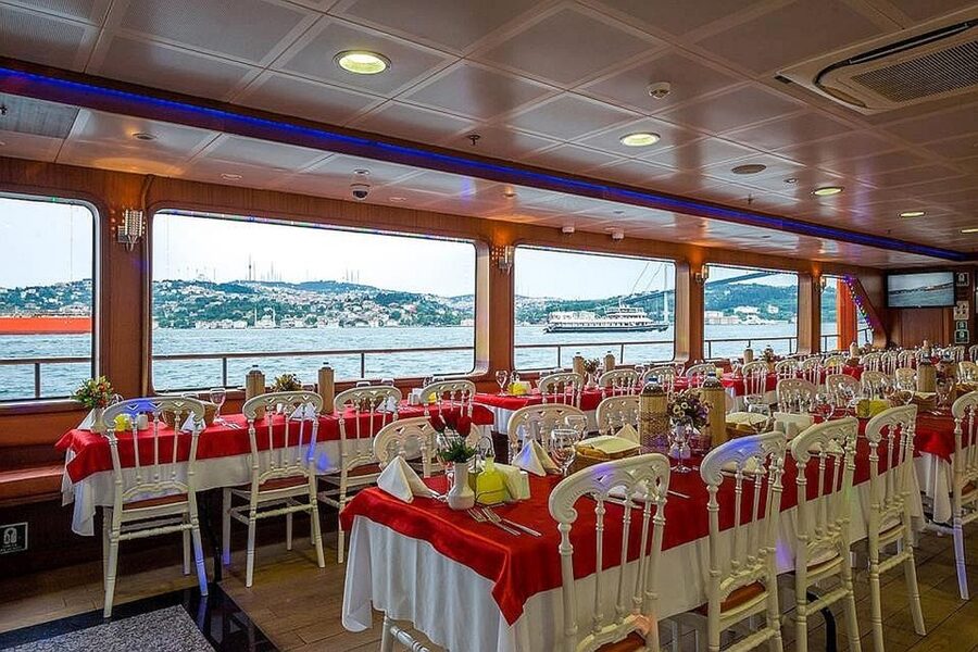 Istanbul Bosphorus Dinner Cruise &Entertainment hotel pickup - Drinks, Tea, and Coffee: What Unlimited Really Means