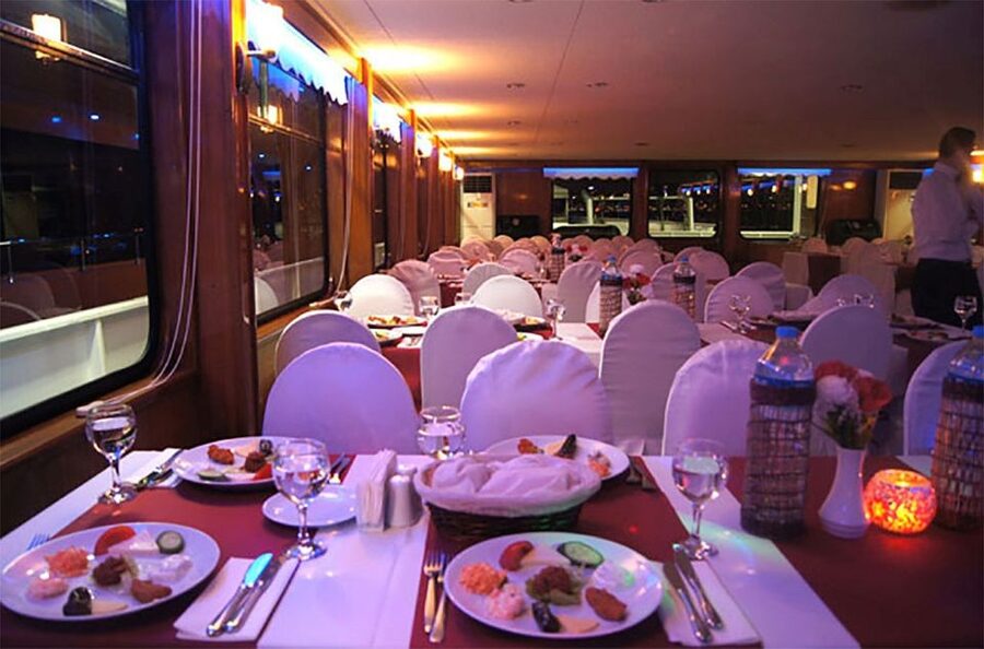 Istanbul Bosphorus Dinner Cruise &Entertainment hotel pickup - Crowd Factor and Service Timing: The Reality Check