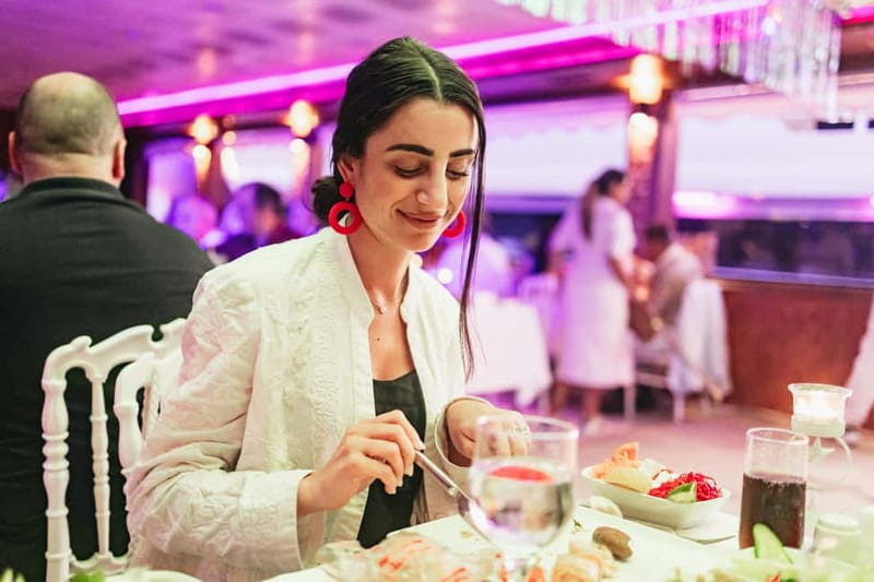 Istanbul: Bosphorus Dinner Cruise & Show with Private Table - Service and the private table factor