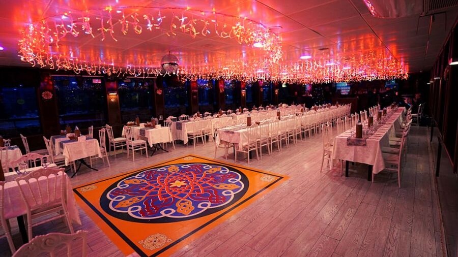 Istanbul: Bosphorus Dinner Cruise with Drinks & Turkish Show - Dinner, Drinks, and the Show Schedule That Keeps Moving