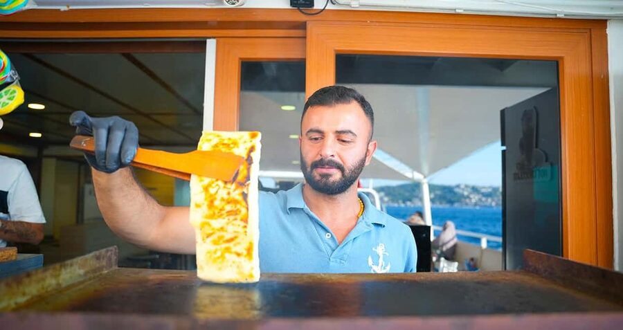 Istanbul: Bosphorus & Golden Horn Cruise Daytime or Sunset - Meeting at Sultanahmet Square, then the walk to Haci Salihoglu
