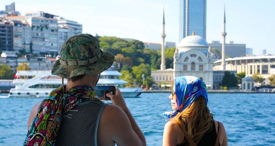 Istanbul: Bosphorus & Golden Horn Cruise Daytime or Sunset - Timing, crowds, and the walk to the dock