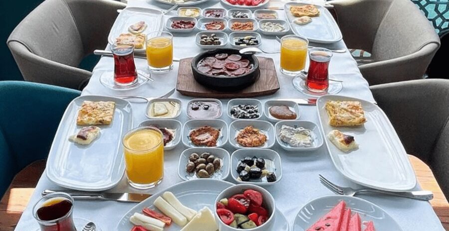 Istanbul: Bosphorus Morning Cruise with Breakfast - Who This Morning Cruise Fits Best
