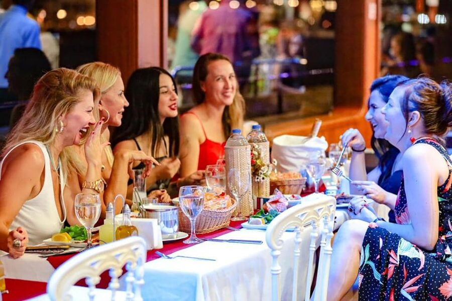 Istanbul: Bosphorus Night Dinner Cruise with Private Table - Pickup, drop-off, and the reality of central Istanbul