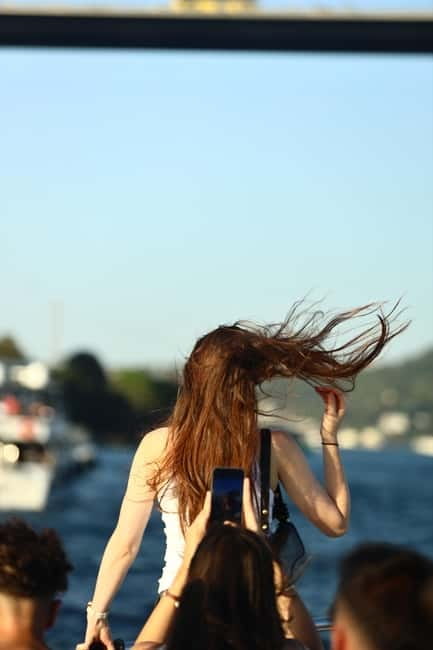 Istanbul: Bosphorus Private Guided Yacht Cruise with Snacks - What you actually eat and drink on the yacht