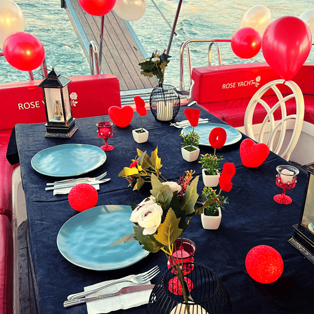İstanbul: Bosphorus Private Yacht Cruise with Tea and Coffee - Bosphorus Bridge and Ortaköy Mosque: The Best “Signature” Photo Moments