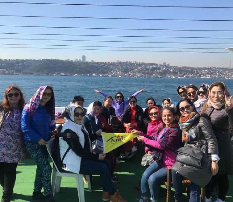 Istanbul: Bosphorus Sightseeing Boat Tour with Guide - From Divanyolu Street to the Dock in Sultanahmet