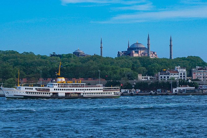 Istanbul Bosphorus Sightseeing Cruise - Where to sit on a shared boat for better views