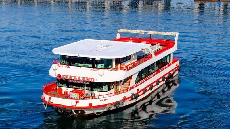 Istanbul: Bosphorus Sightseeing Cruise Tour with Audio Guide - What you get on board: tea, WiFi, restrooms, and real guidance