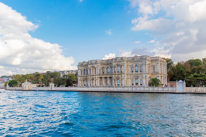 Istanbul Bosphorus Sightseeing Cruise with Audio Guide - Where you start at Kabataş, and how the cruise runs