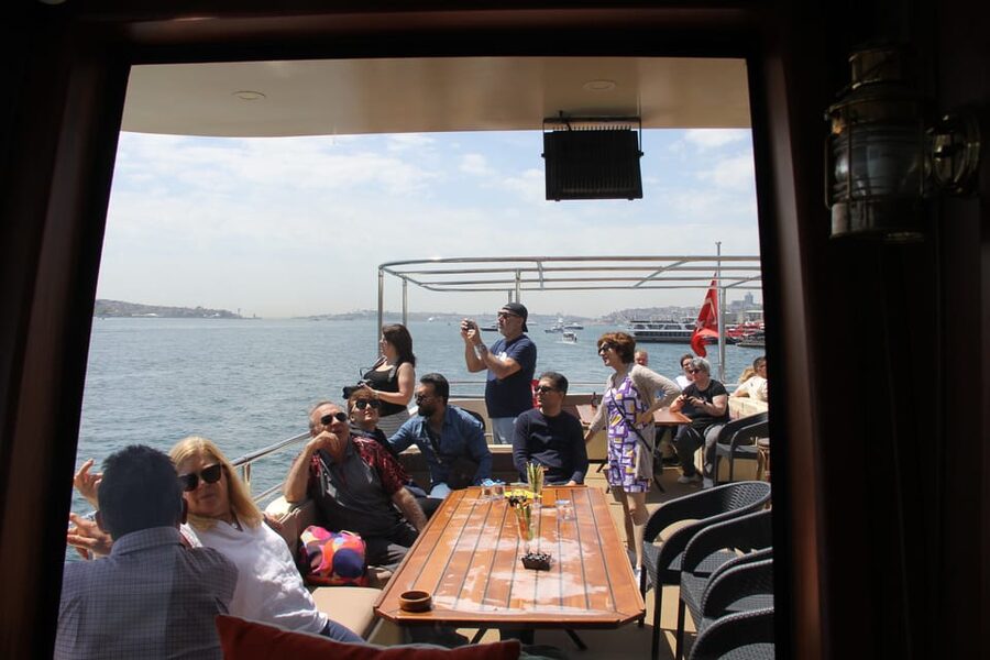 Istanbul: Bosphorus Strait and Black Sea Lunch Cruise - The Bosphorus Sights: Palaces, Mosques, Neighborhoods, and Bridge Views