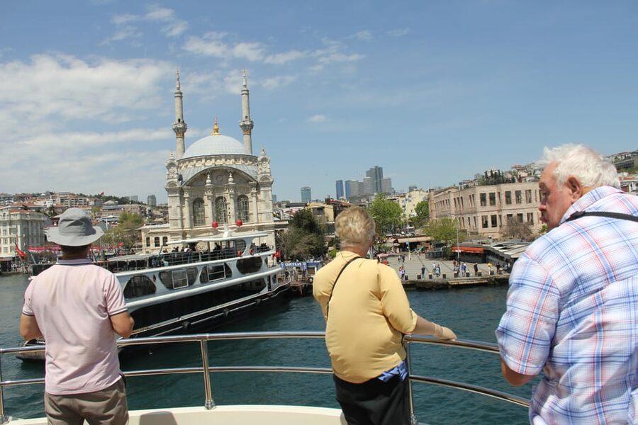 Istanbul: Bosphorus Strait and Black Sea Lunch Cruise - Anadolu Kavağı on the Black Sea: Fort Ruins and Panoramic Views
