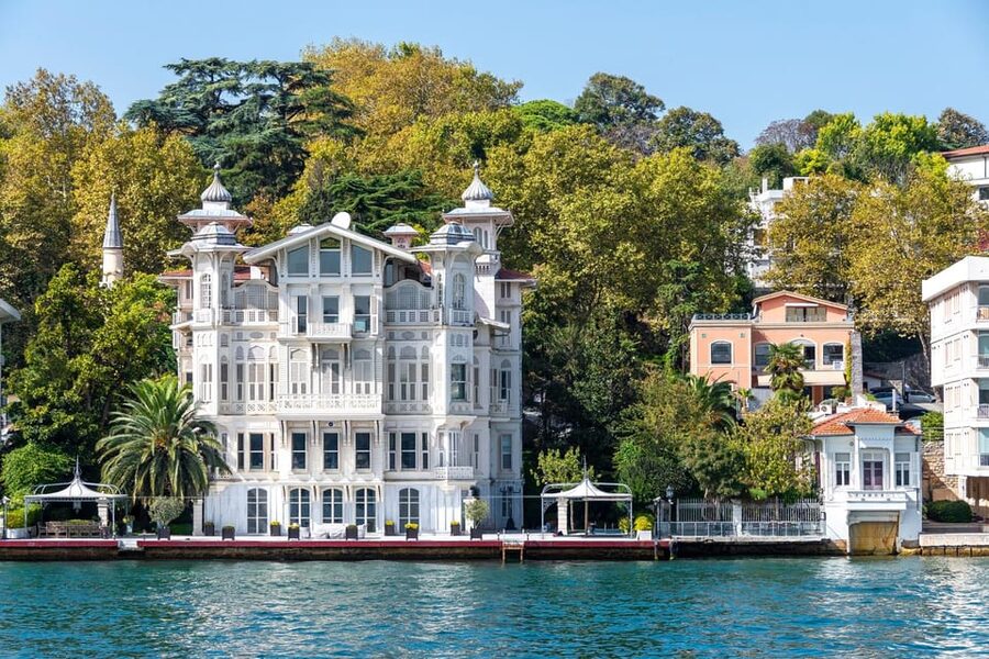 Istanbul: Bosphorus Strait Sightseeing Cruise & Audio Guide - Küçüksu Kasrı (Milli Saraylar): palace time without leaving the boat