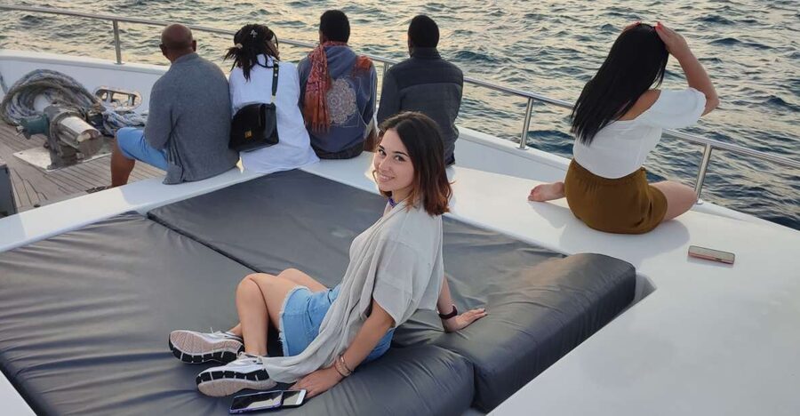 Istanbul: Bosphorus Sunset Cruise on Yacht with Live Guide - A 2.25-hour Bosphorus sunset plan that fits most days