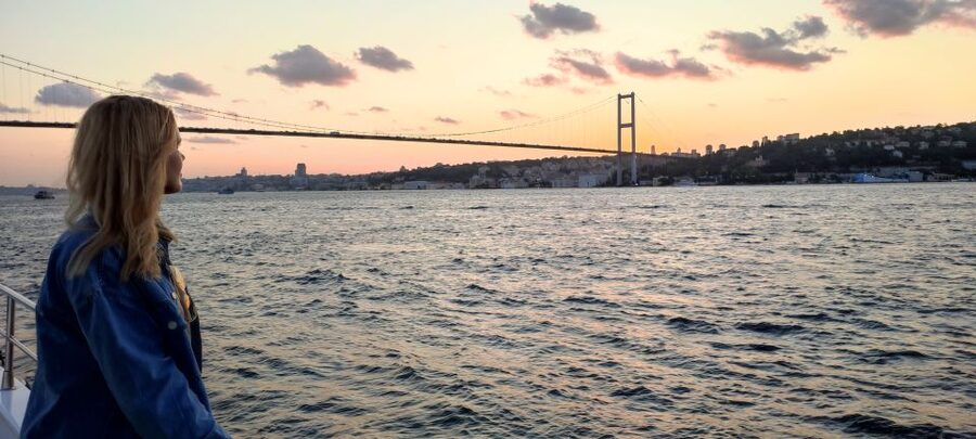 Istanbul: Bosphorus Sunset Cruise on Yacht with Live Guide - Maiden’s Tower: the photo moment you actually plan around