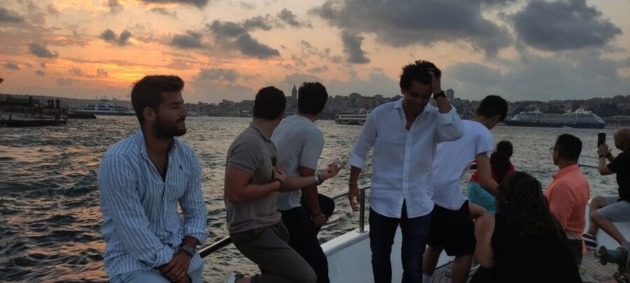 Istanbul: Bosphorus Sunset Cruise with Snacks and Wine - Bosphorus at Golden Hour, Europe and Asia in One Ride