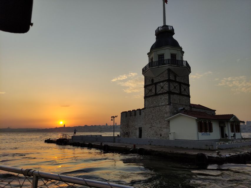 Istanbul: Bosphorus Sunset Cruise with Snacks and Wine - Anadolu Hisari and Küçüksu Palace, Then Maiden’s Tower Lights Up