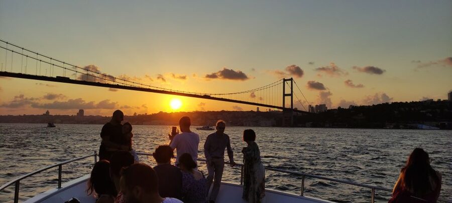 Istanbul: Bosphorus Sunset Cruise with Snacks and Wine - Snacks, Wine, and Turkish Drinks, Included and Actually Helpful
