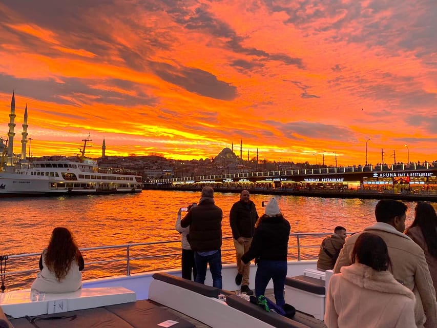 Istanbul: Bosphorus Sunset Yacht Cruise with Live Guide - Dolmabahçe Palace to Ortaköy: Palaces and Mosque Views