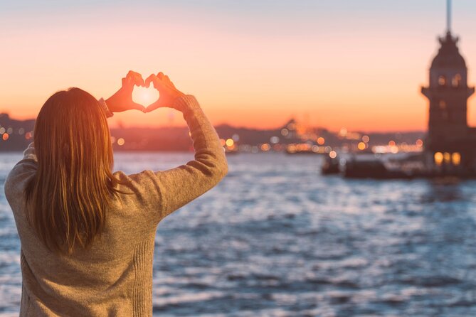 Istanbul Bosphorus Sunset Yacht Cruise with Snack and Refreshment - What you are really paying for on this cruise