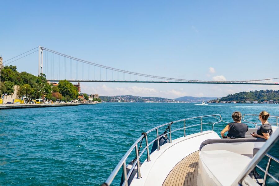 Istanbul: Bosphorus Yacht Cruise with Stopover on Asian Side - Meeting at Dolmabahçe: the easiest start to Istanbul’s waterfront