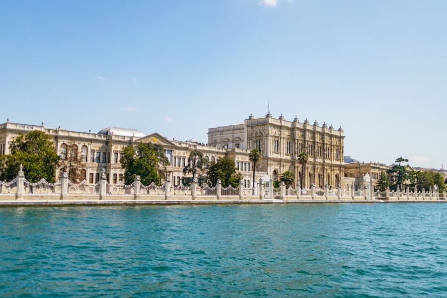 Istanbul: Bosphorus Yacht Cruise with Stopover on Asian Side - Passing fortresses and palaces: the visual story is the guide