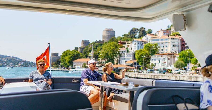 Istanbul: Bosphorus Yacht Cruise with Stopover on Asian Side - Why the Bosphorus from a yacht feels different