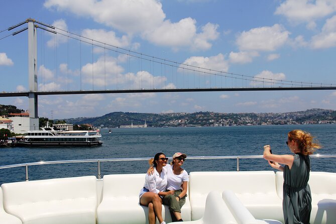Istanbul Bosphorus Yacht Experience – Asian Side Visit in Kanlica - Deck strategy: wind, cold, and how to enjoy the views