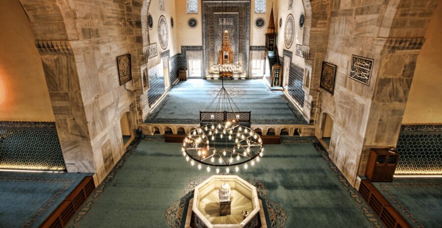 Istanbul: Bursa & Uludag Tour with Lunch & Cable Car Option - Lunch at the mountain-side warm house, what’s included and why timing matters