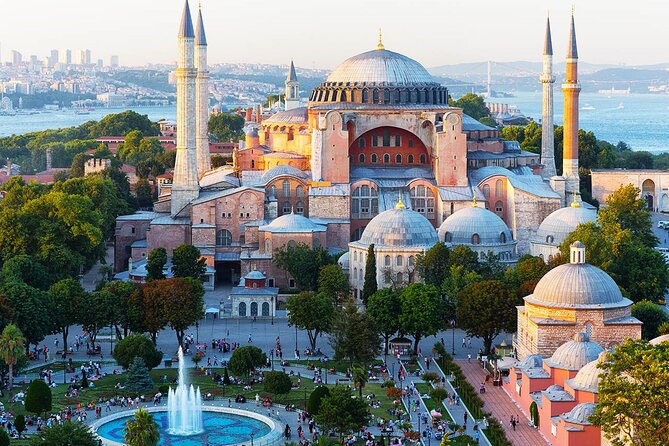 Istanbul Classics and Highlights: Full Day with Lunch - The Grand Bazaar: shopping time with a guide who knows the maze