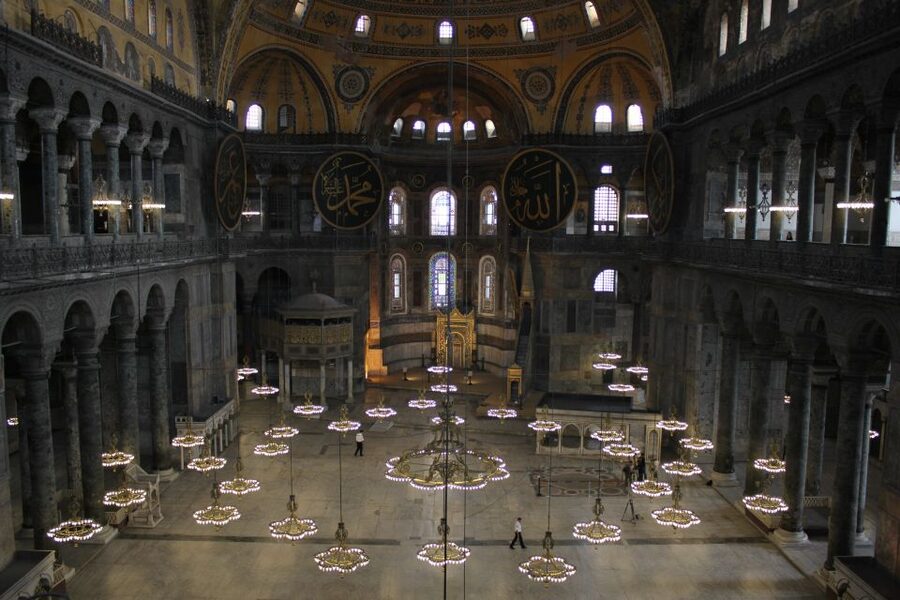Istanbul Classics Half-Day Morning Tour - Blue Mosque Interior: Six Minarets and Blue Tile Details