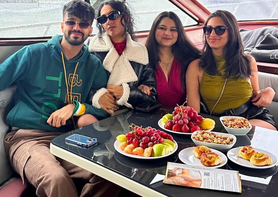 Istanbul: Daytime Bosphorus Yacht Cruise with Fruit & Snacks - Snacks and included drinks: why this is more than just sightseeing